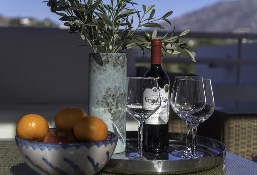 Penthouse First Line Golf   Marbella