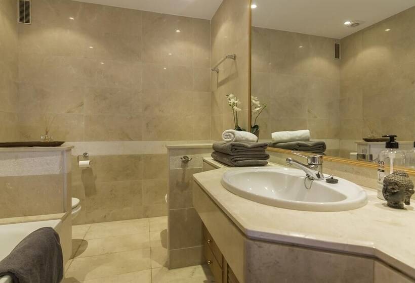 Penthouse First Line Golf   Marbella