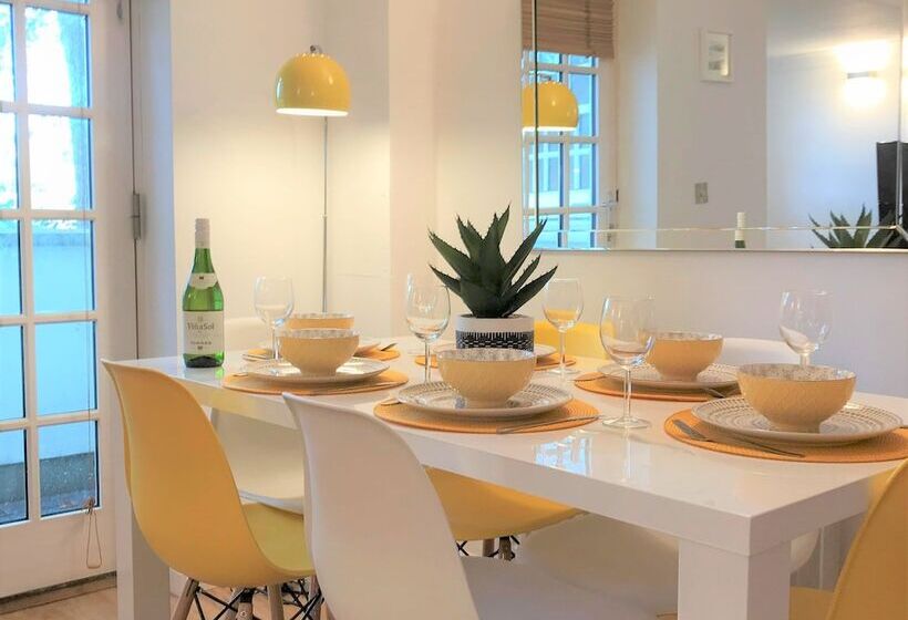 Seaside Cottage With Parking