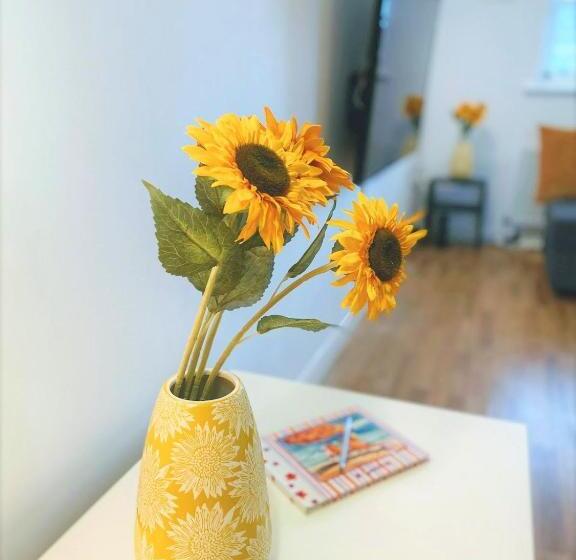 Seaside Cottage With Parking