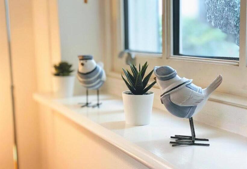 Seaside Cottage With Parking