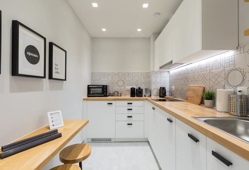 Sleek Flat In Central Syntagma By Upstreet