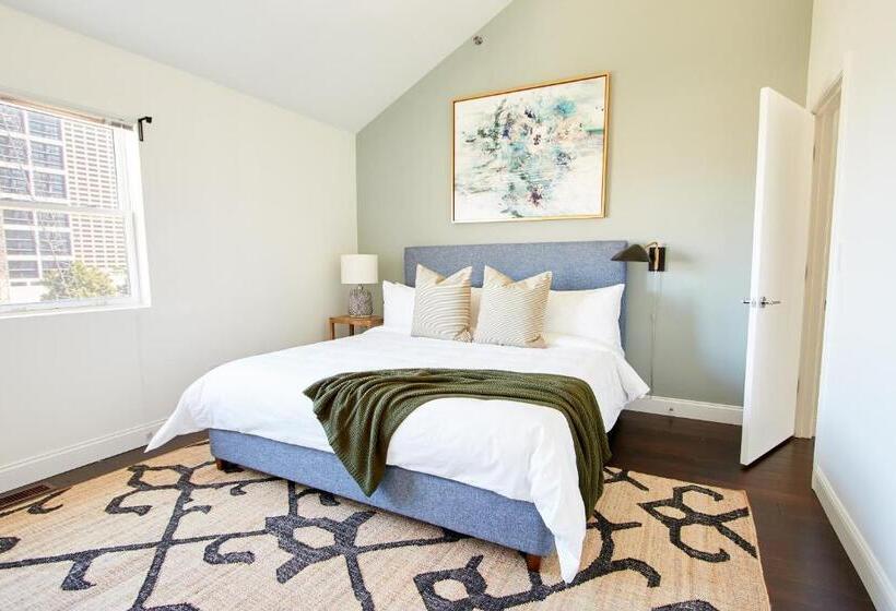 Sonder Baltimore Place