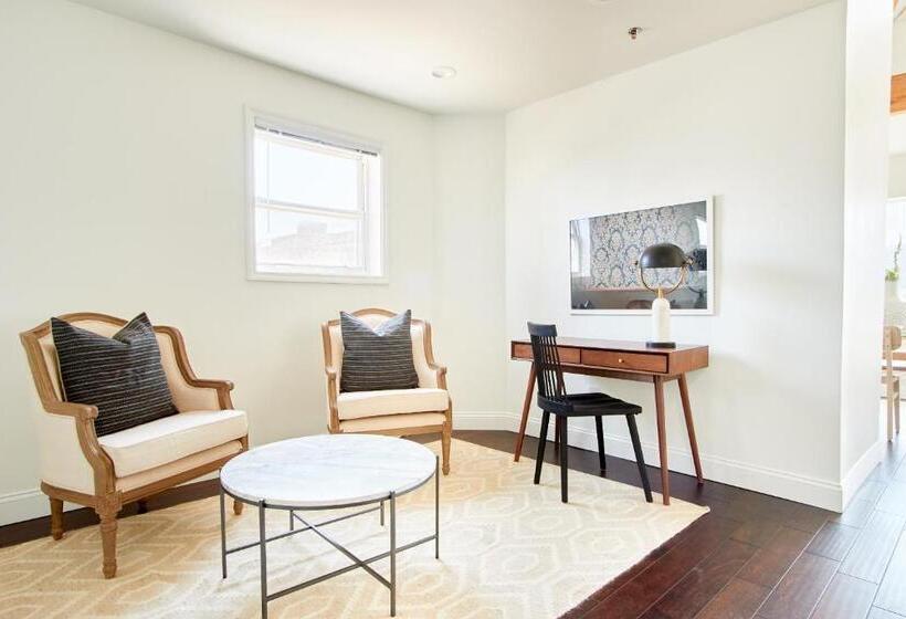 Sonder Baltimore Place