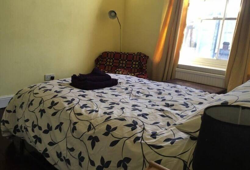 St Nicholas Street Apartment