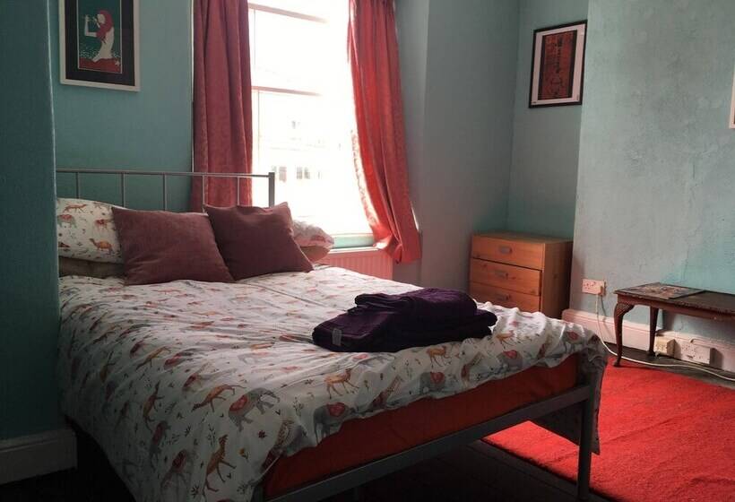 St Nicholas Street Apartment