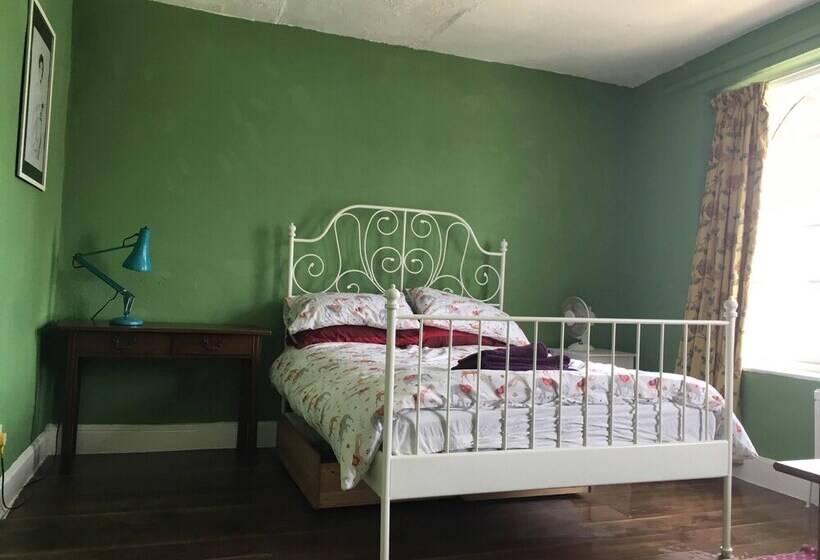 St Nicholas Street Apartment