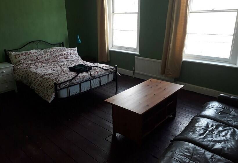 St Nicholas Street Apartment