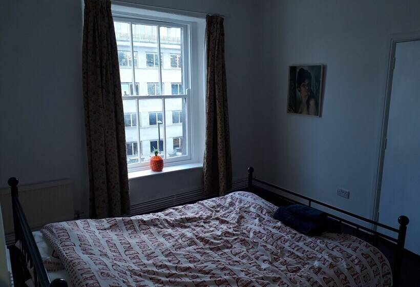 St Nicholas Street Apartment