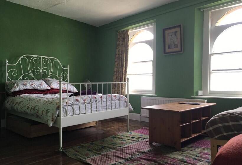 St Nicholas Street Apartment