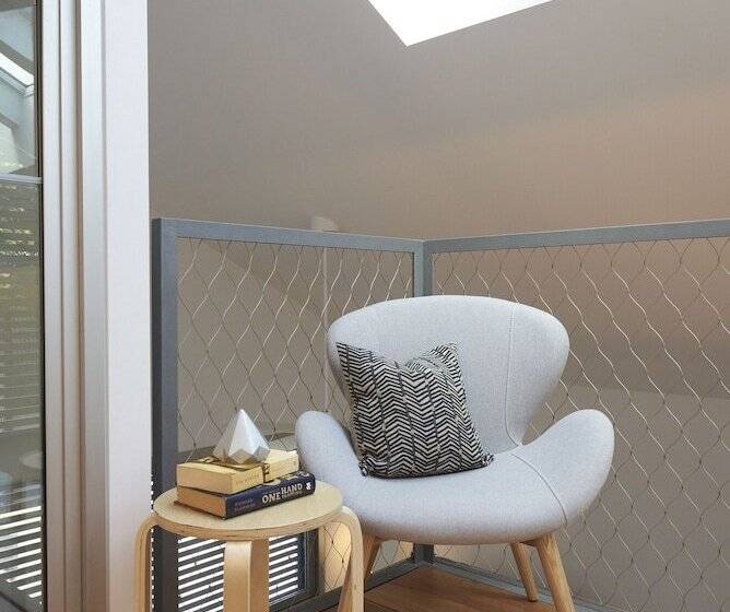 Studio Reuss A City Retreat