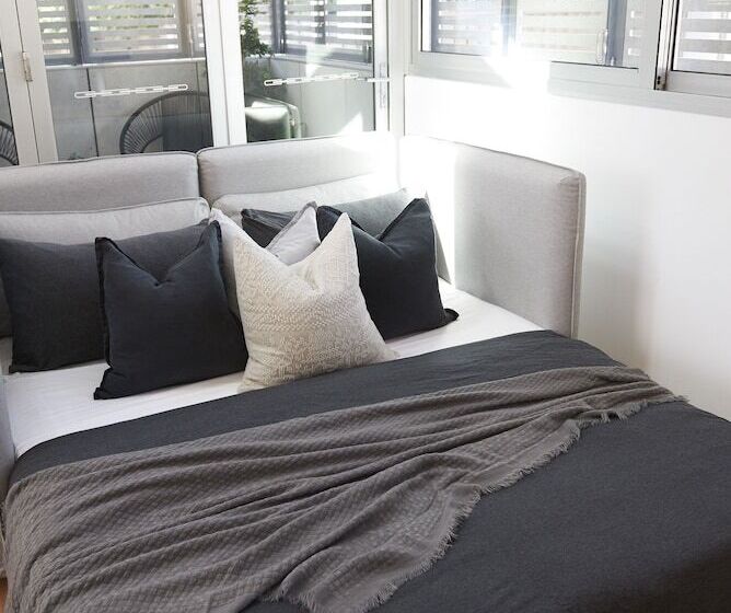 Studio Reuss A City Retreat