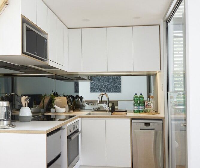 Studio Reuss A City Retreat