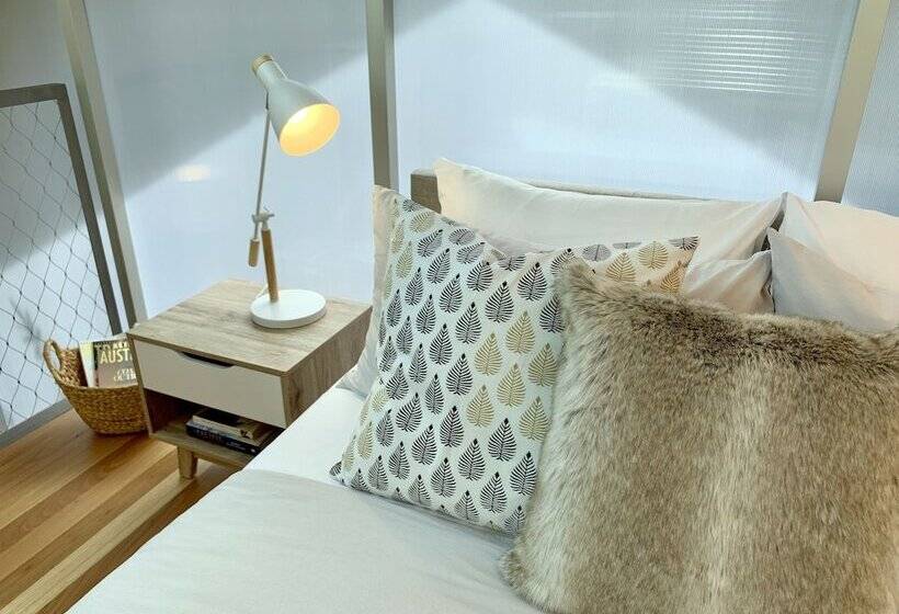 Studio Reuss A City Retreat