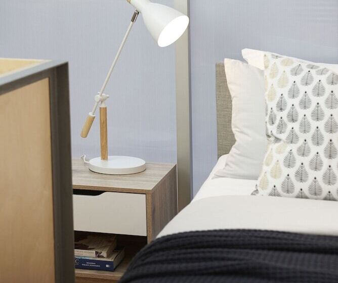 Studio Reuss A City Retreat