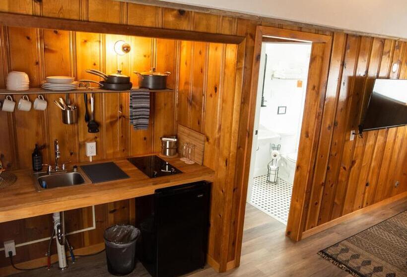 The Nightingale Motel