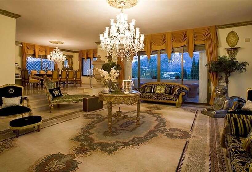 Unique Luxurious And Palacial Villa