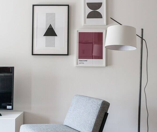 Upstreet Bright 1bd Apt In Chalandri