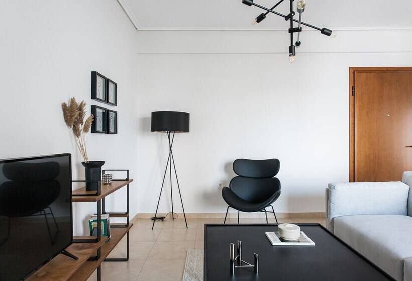 Upstreet Superb & Comfy 2 Bd Apt Marousi