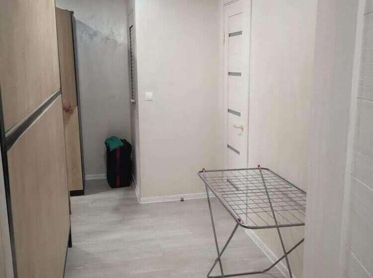 Yahostel