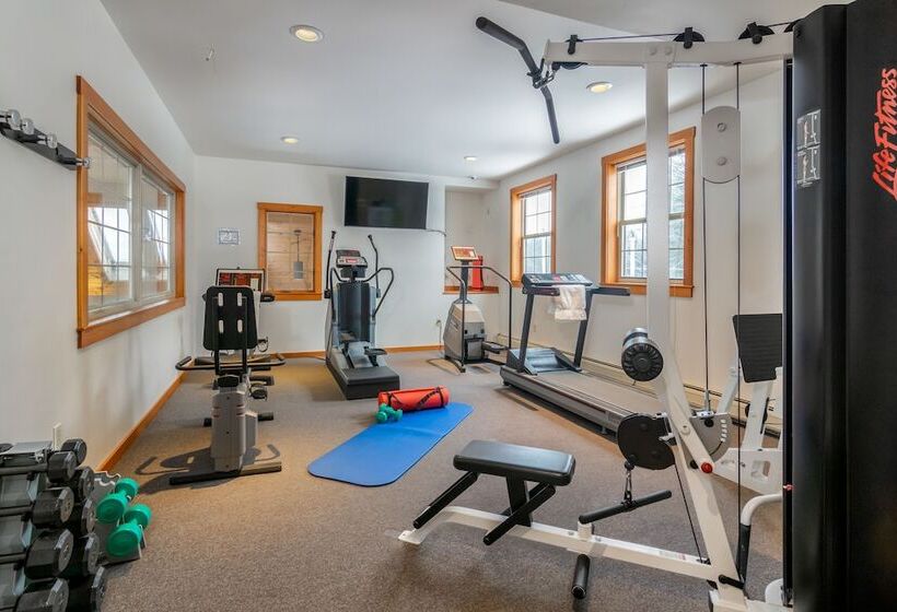 استراحتگاه Grey Fox Inn