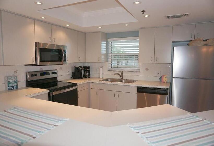 Gulf Strand Resort By Travel Resort Services