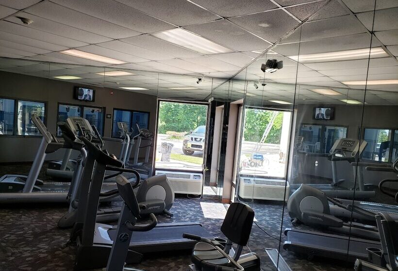 A Victory Hotel & Suites