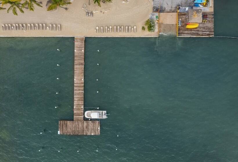 فندق Amara Cay Resort