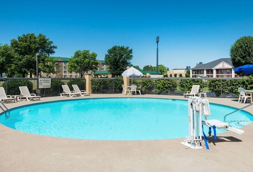 فندق Baymont By Wyndham Clarksville Northeast