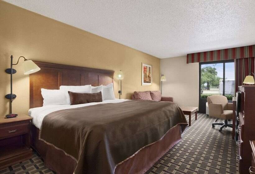 ホテル Baymont By Wyndham Lewisville