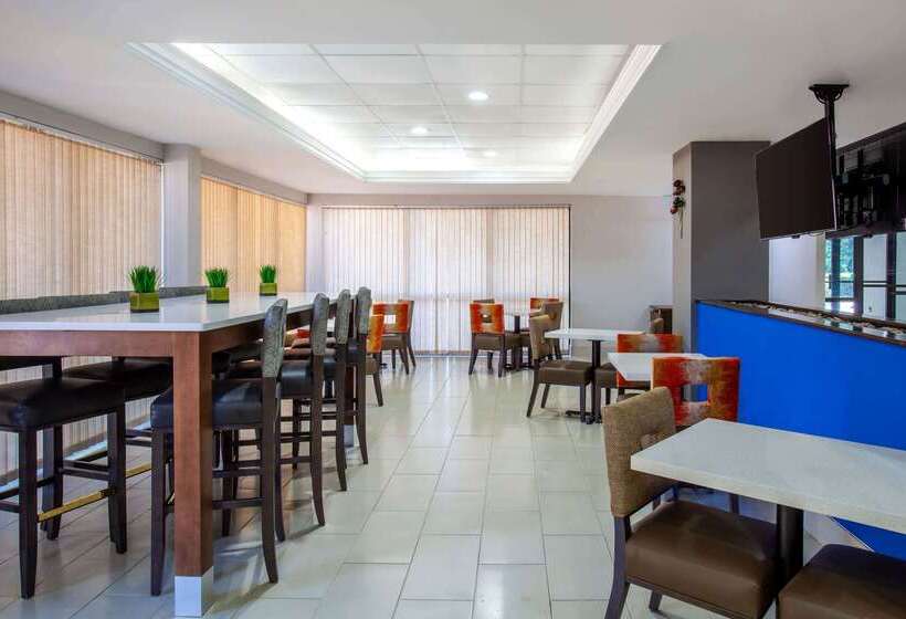 فندق Baymont By Wyndham Mcdonough