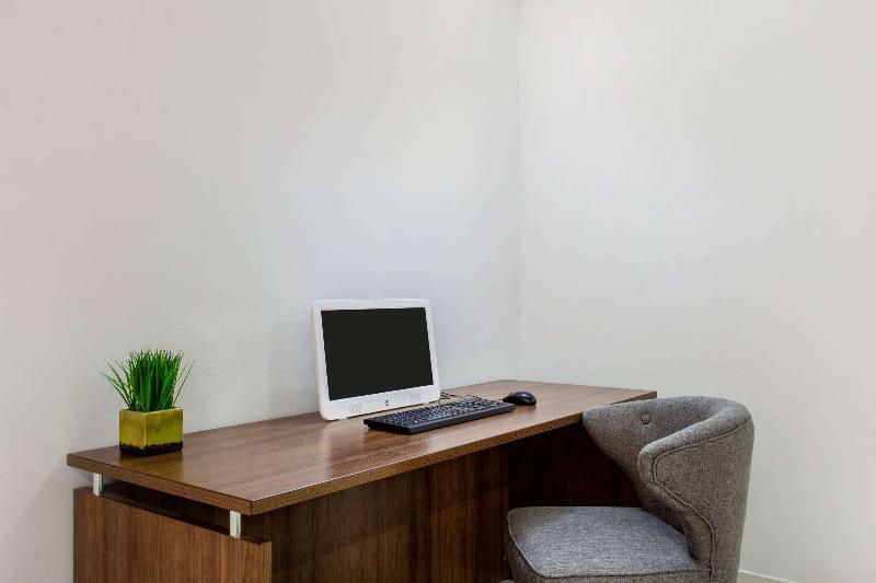 فندق Baymont By Wyndham Mcdonough