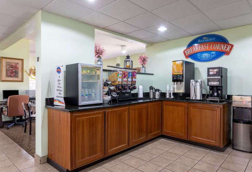 فندق Baymont By Wyndham Tallahassee