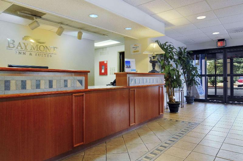 Отель Baymont By Wyndham Tallahassee