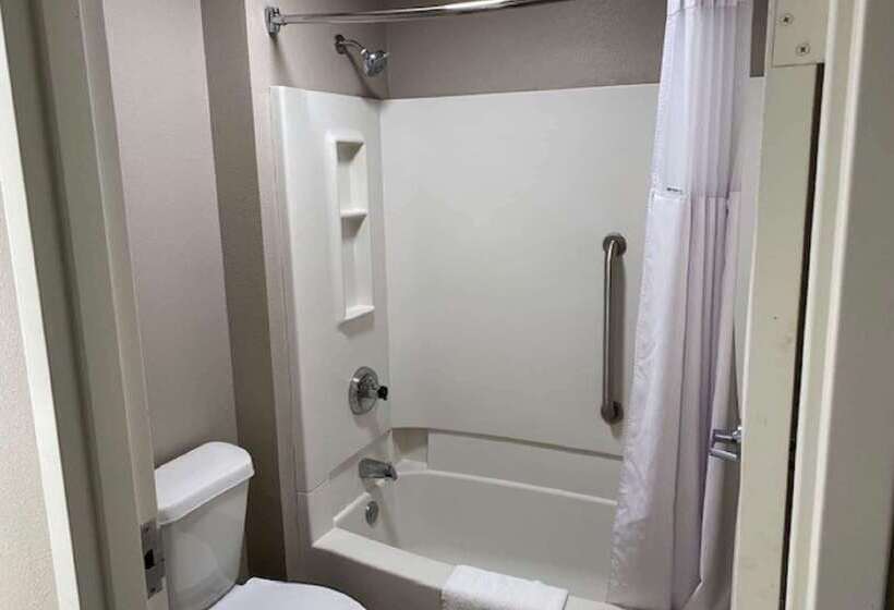 ホテル Baymont By Wyndham Topeka