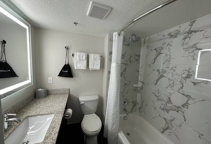 فندق Holiday Inn Express & Suites Eden Prairie   Minneapolis, An Ihg