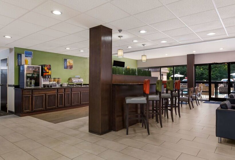 فندق Best Western Albemarle Inn