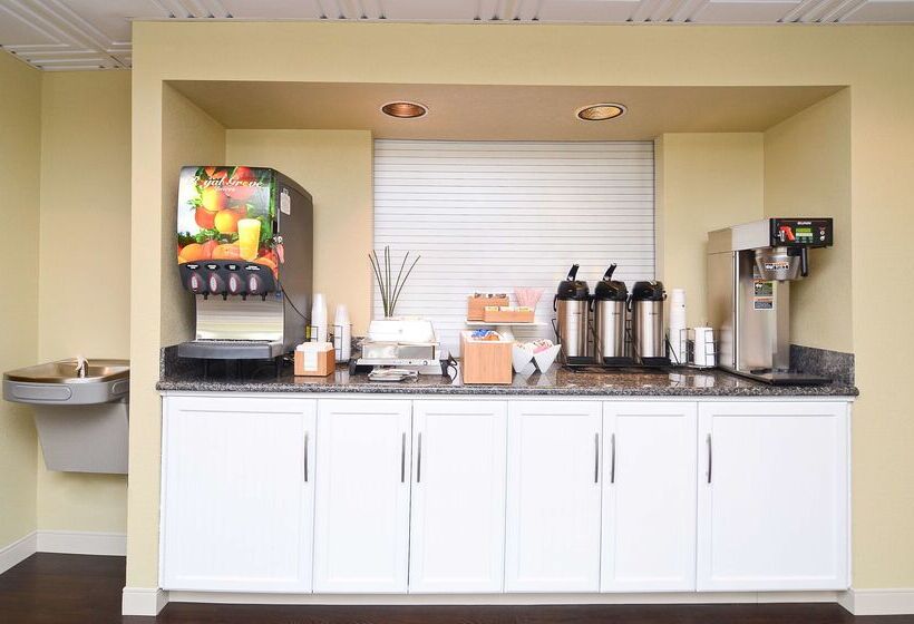 فندق Best Western Cades Cove Inn