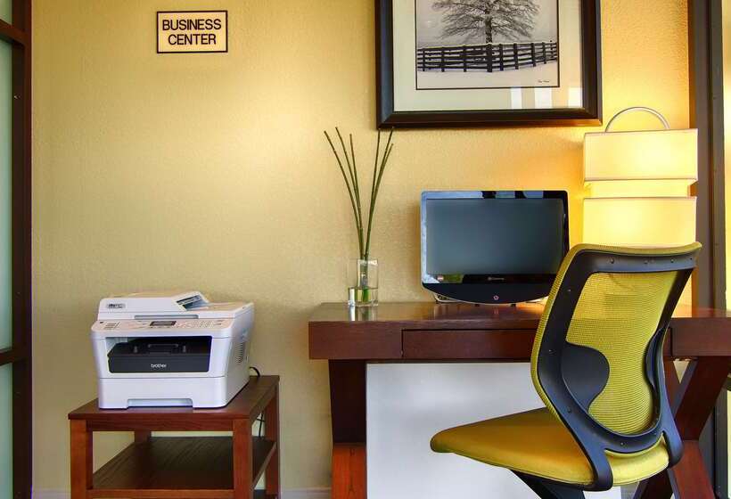 فندق Best Western Cades Cove Inn