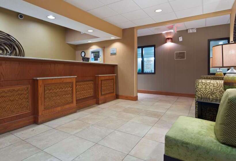 هتل Best Western Plus Mishawaka Inn