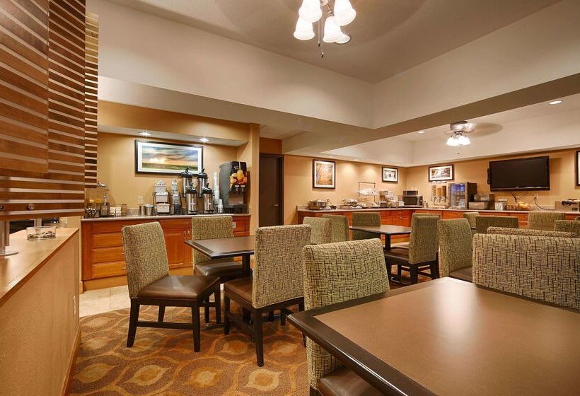 هتل Best Western Plus Mishawaka Inn