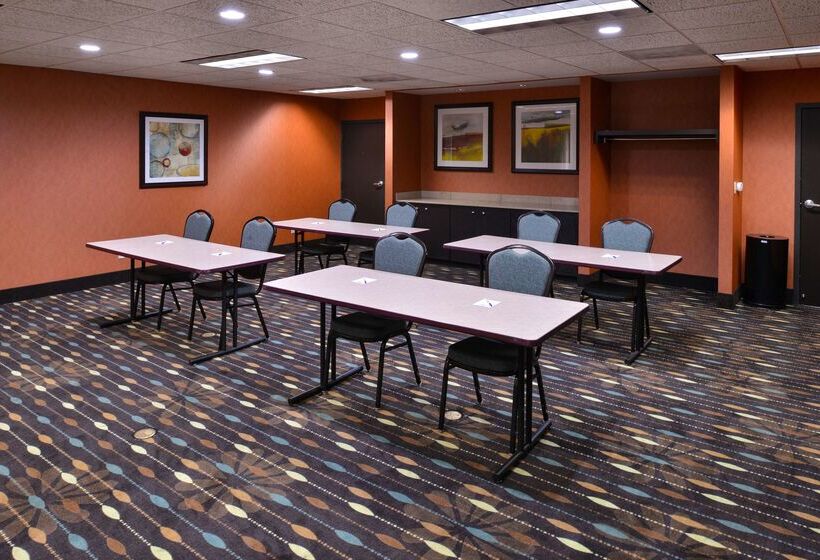 Отель Best Western Plus Wichita West Airport Inn