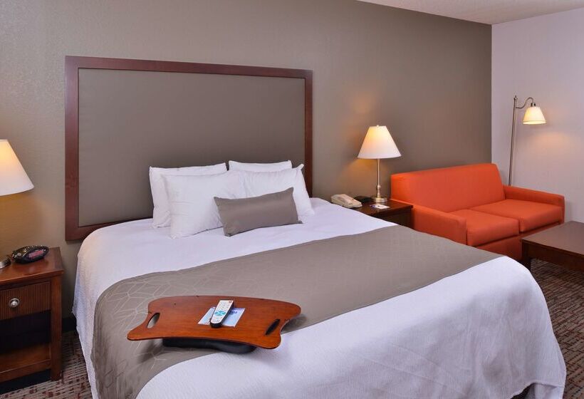 Отель Best Western Plus Wichita West Airport Inn