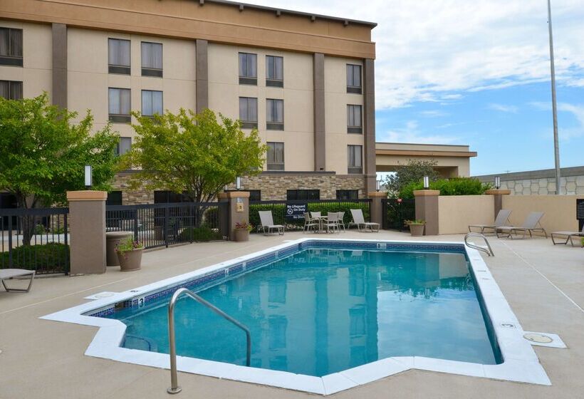 Отель Best Western Plus Wichita West Airport Inn