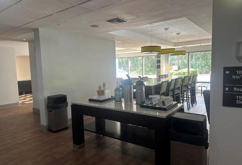 בית מלון כפרי Brandon Center