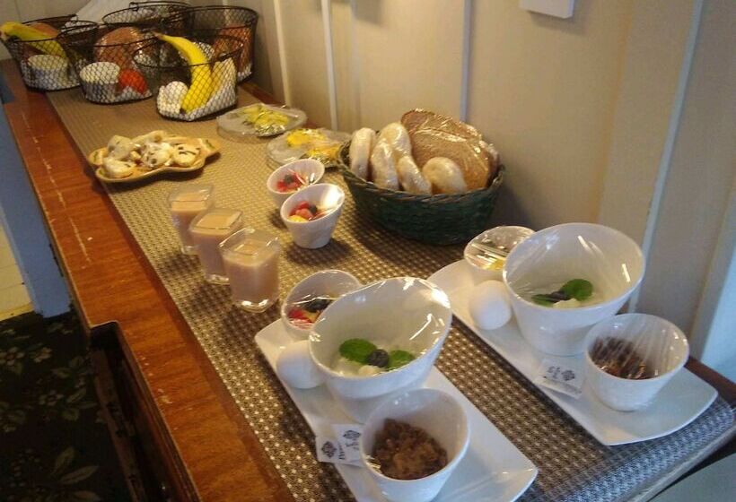 酒店 Carmel Green Lantern Inn