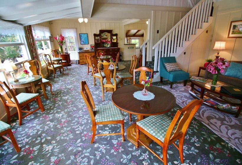 فندق Carmel Green Lantern Inn