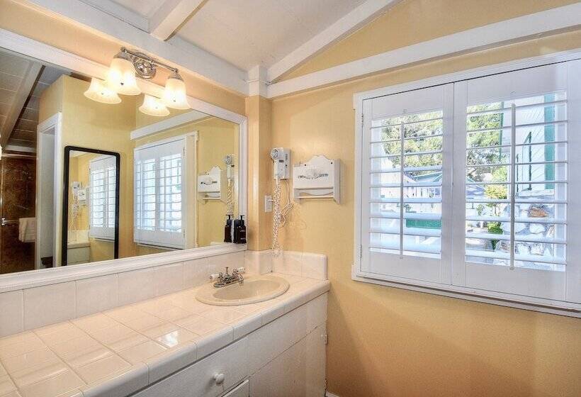 ホテル Carmel Green Lantern Inn