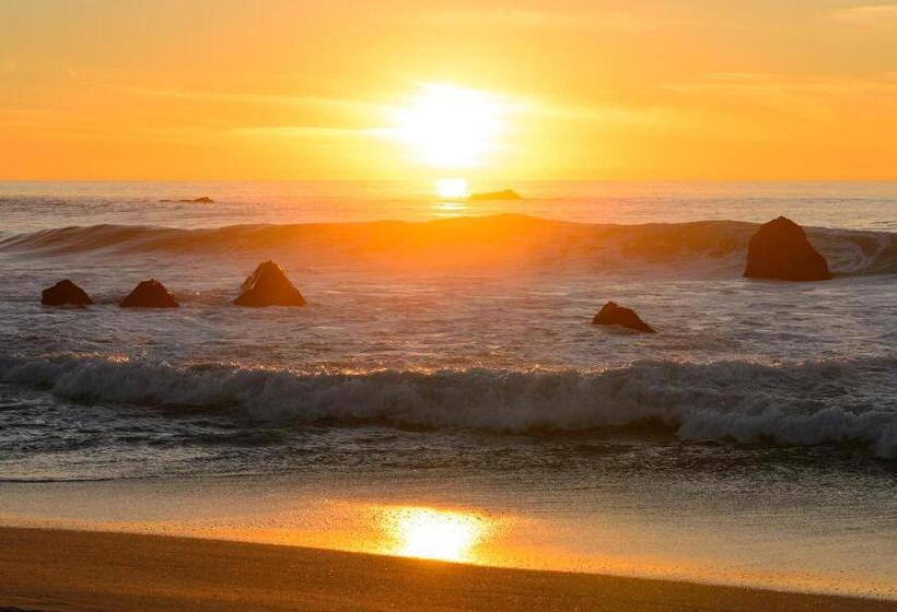 فندق Carmel Green Lantern Inn