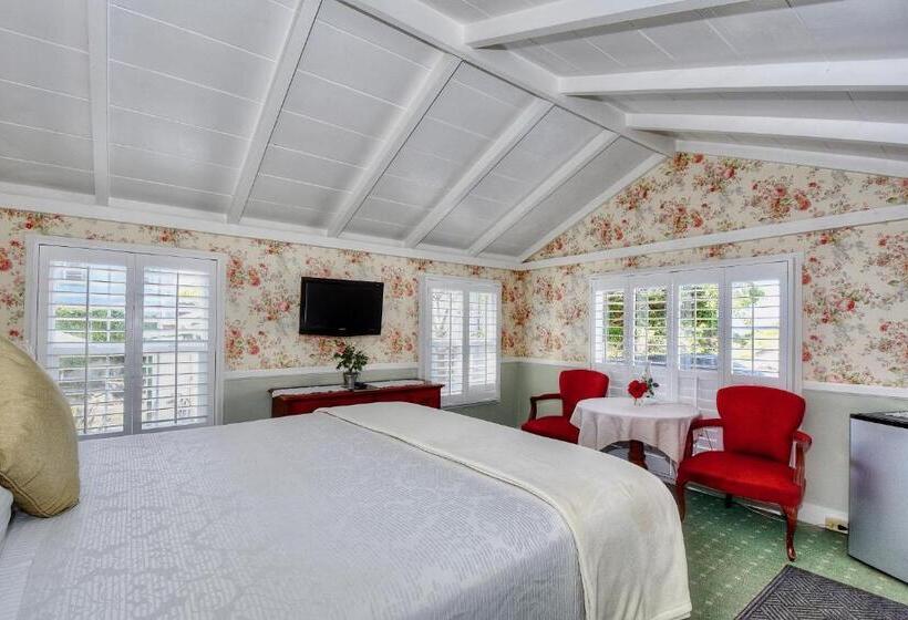 ホテル Carmel Green Lantern Inn